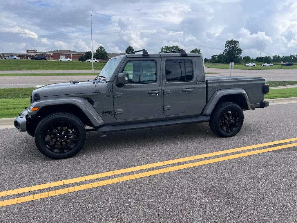 2023 Jeep Gladiator High Altitude photo 5