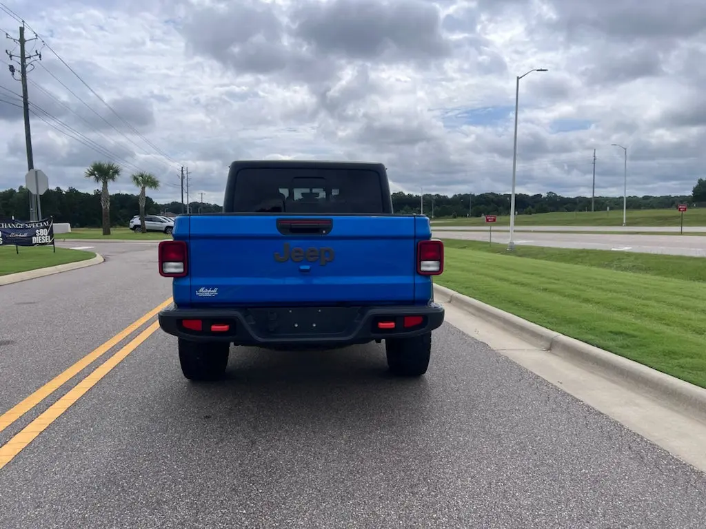 2023 Jeep Gladiator Mojave photo 3