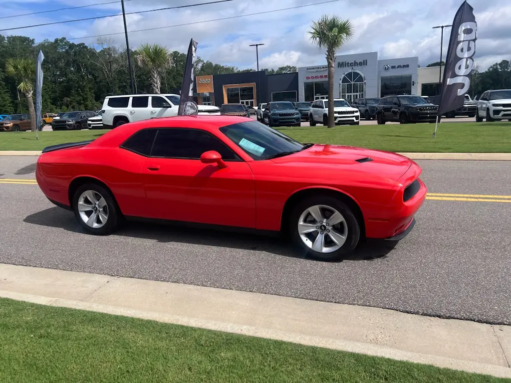 2023 Dodge Challenger SXT Auto photo 3