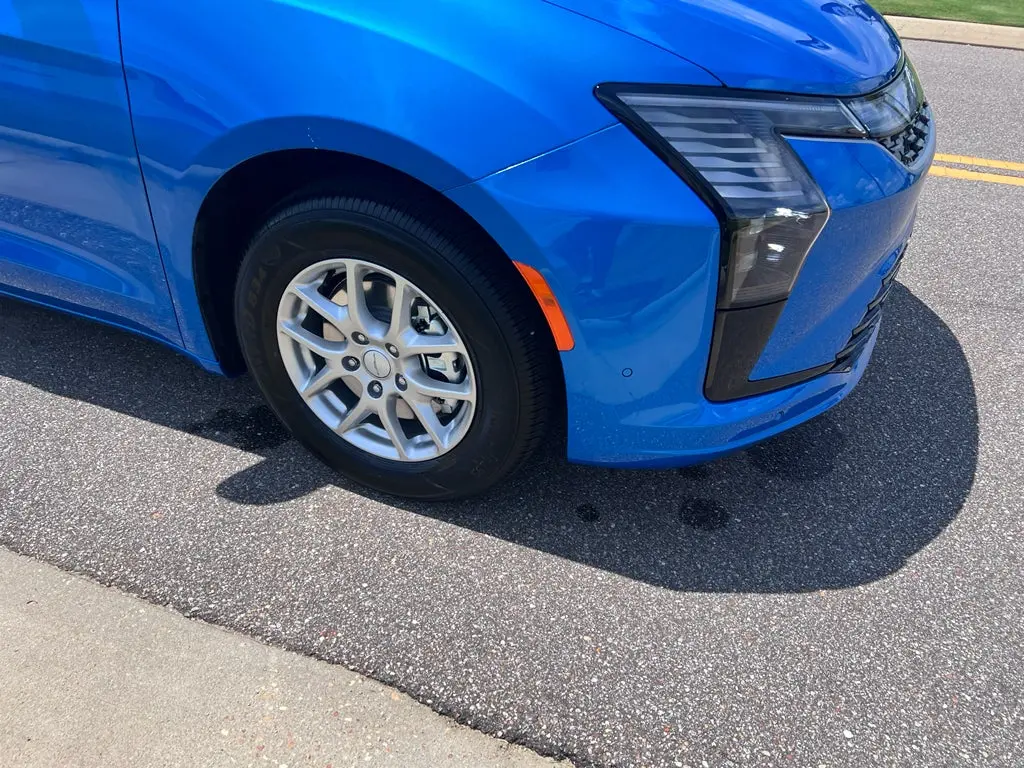 2027 Chrysler Pacifica Select photo 4
