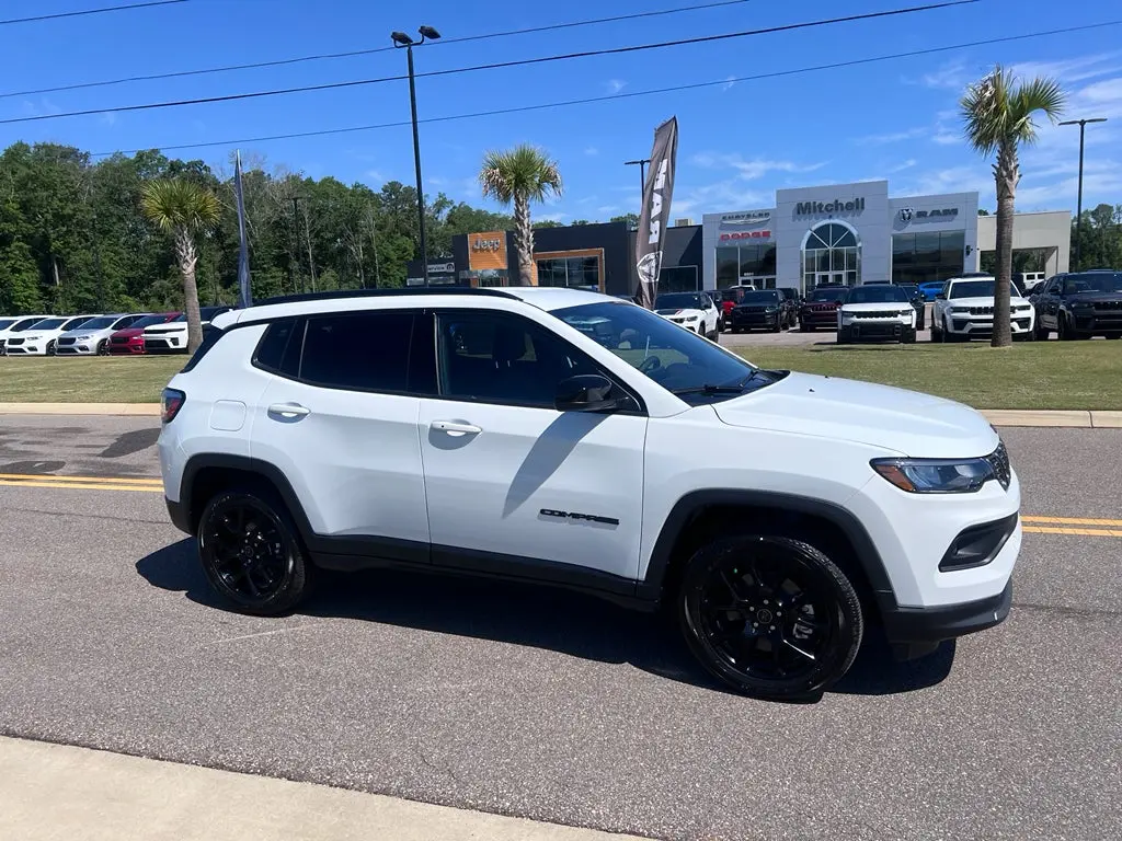 2026 Jeep Compass Altitude 4X4 photo 3