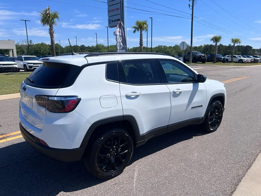 2026 Jeep Compass Altitude 4X4 photo 5