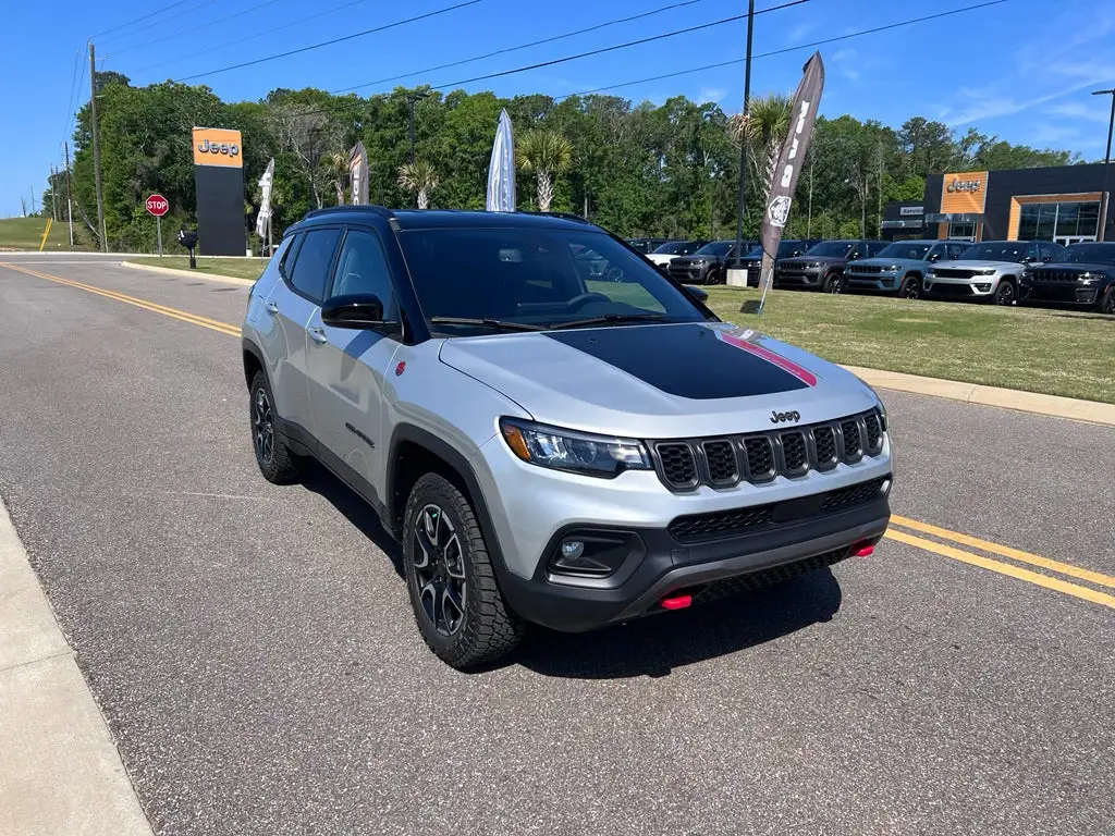2026 Jeep Compass Trailhawk 4X4 photo 1