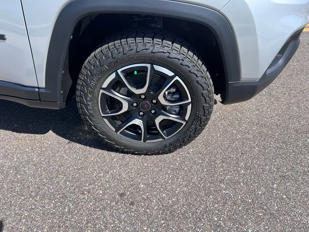 2026 Jeep Compass Trailhawk 4X4 photo 3