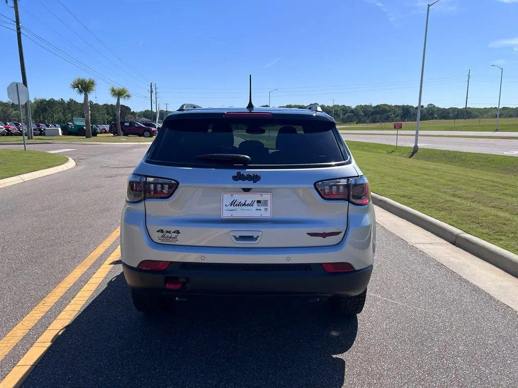 2026 Jeep Compass Trailhawk 4X4 photo 4