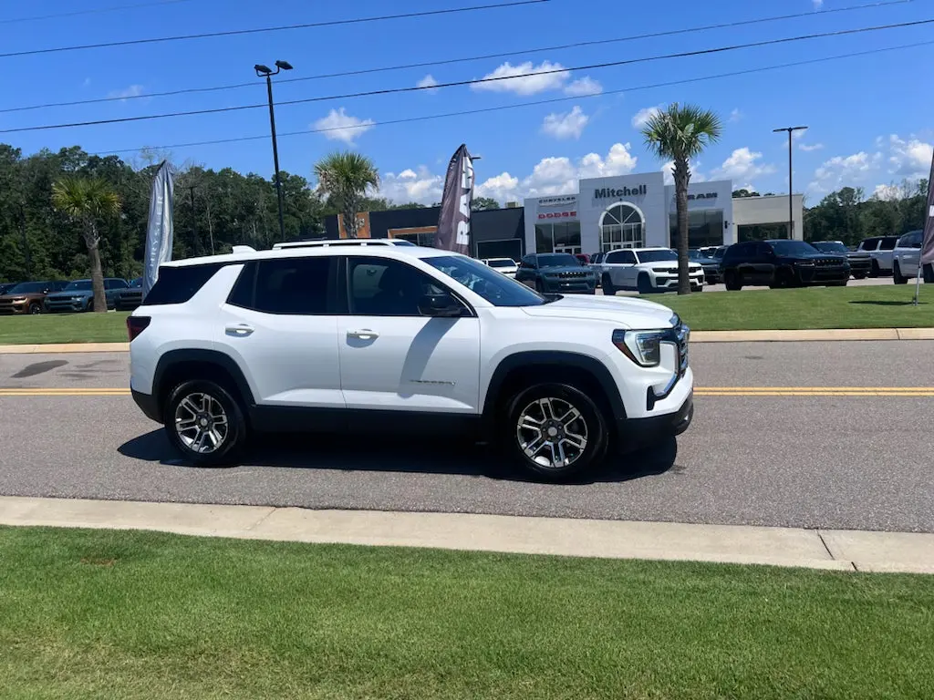 2025 GMC Terrain Elevation AWD photo 4