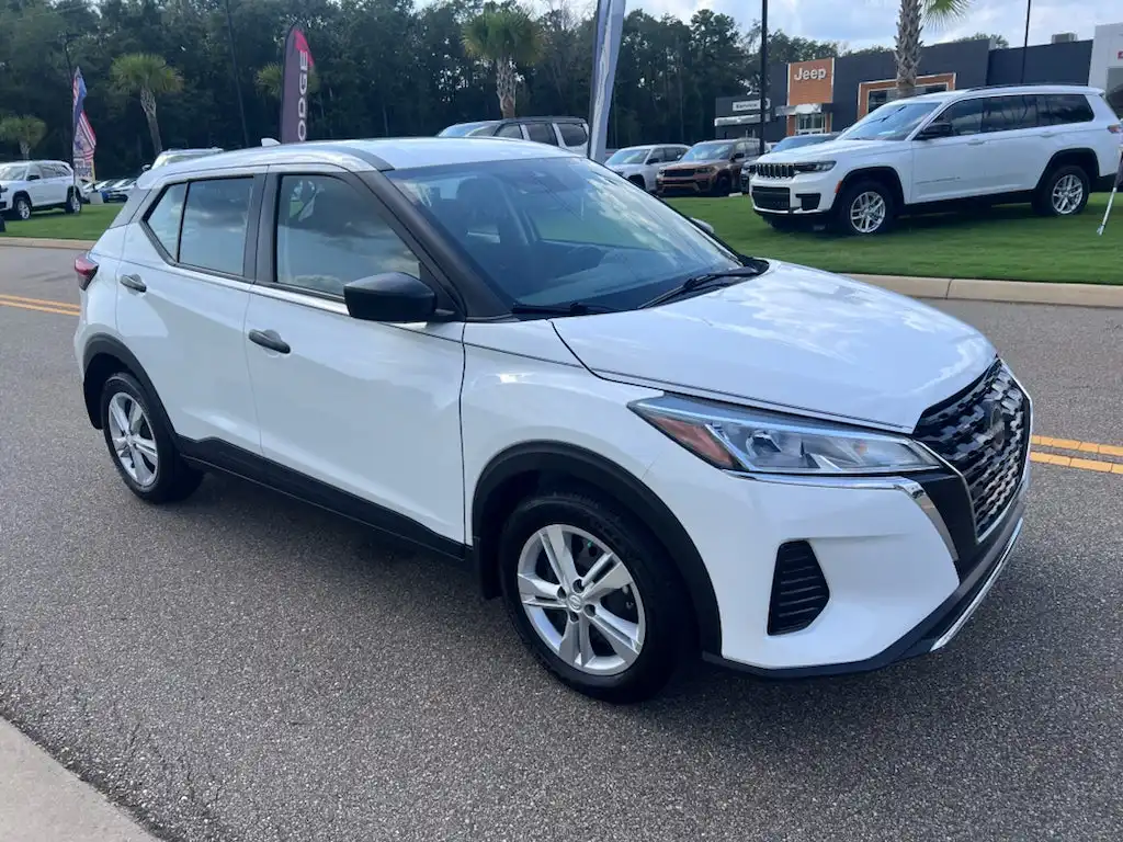 2025 Nissan Kicks Play 1.6 FWD's photo