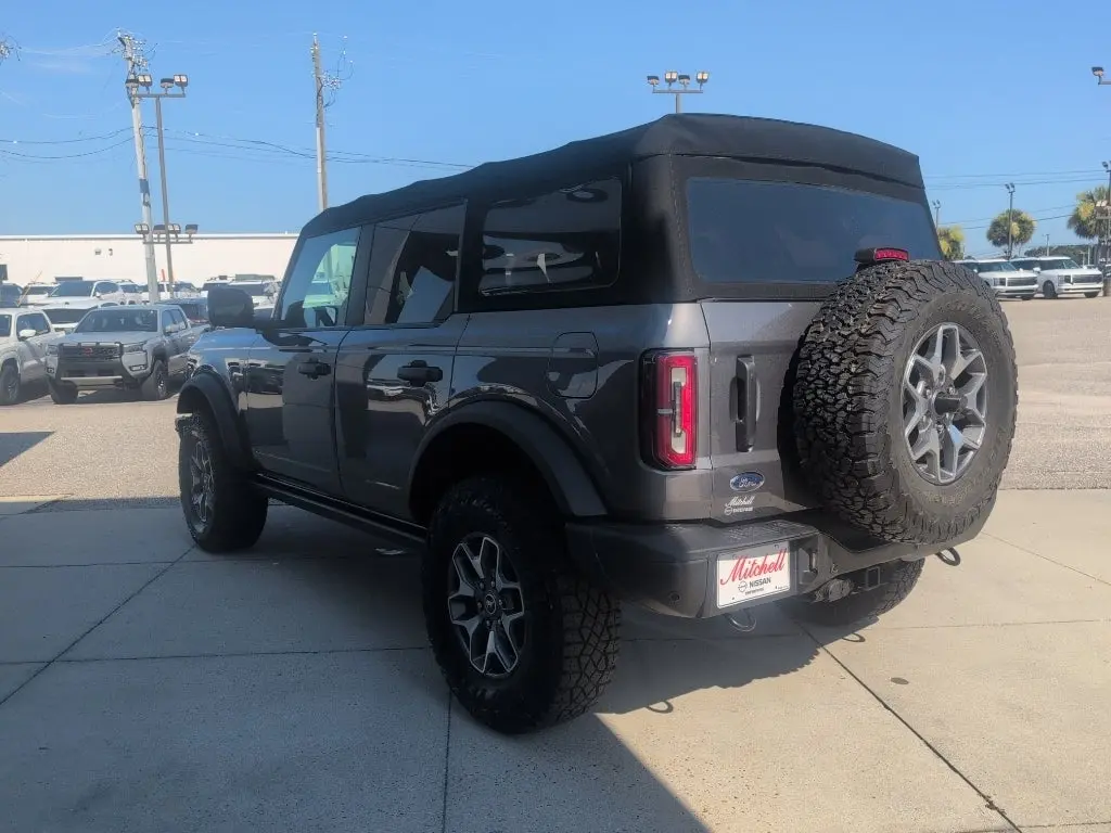 2022 Ford Bronco Badlands 4x4 photo 5