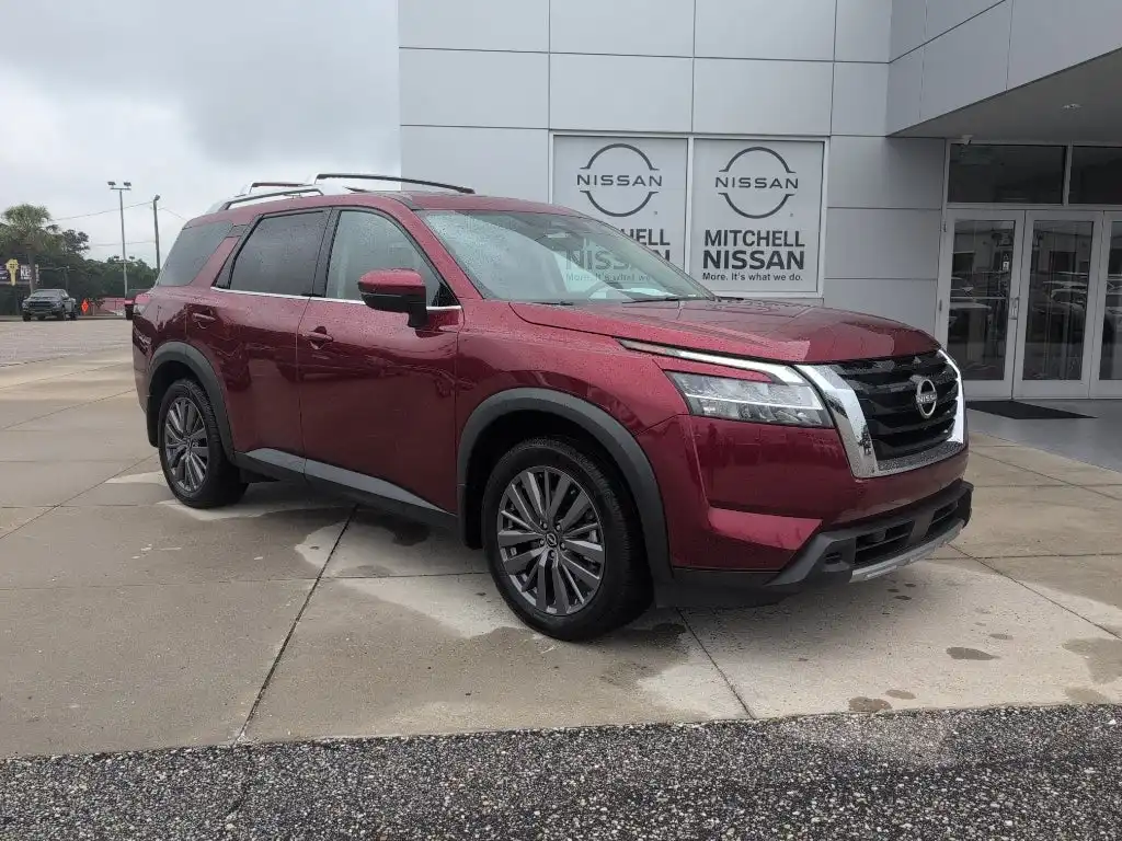 2024 Nissan Pathfinder SL 2WD's photo
