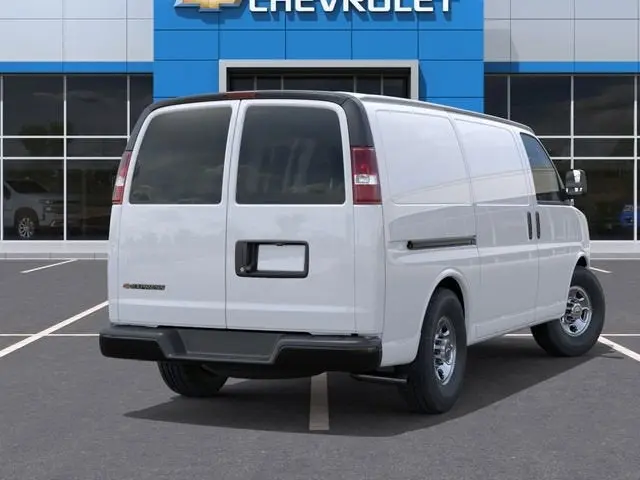 2026 Chevrolet Express 2500 Work Van HD photo 4