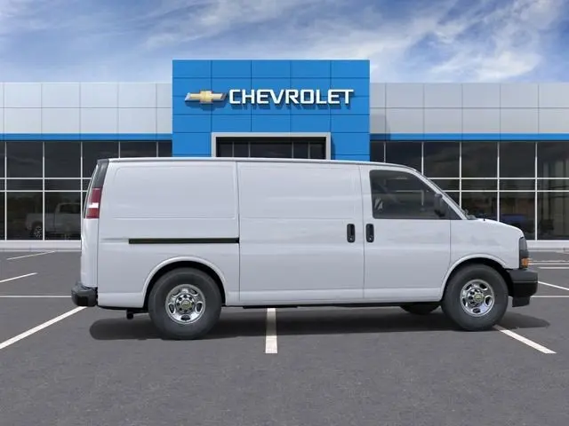 2026 Chevrolet Express 2500 Work Van HD photo 5
