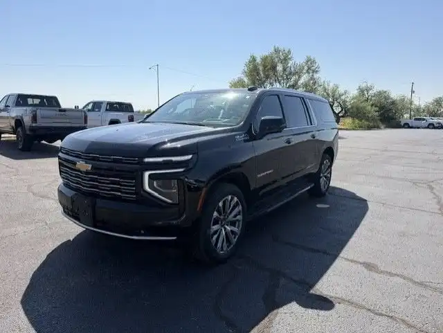 2025 Chevrolet Suburban High Country 4WD's photo
