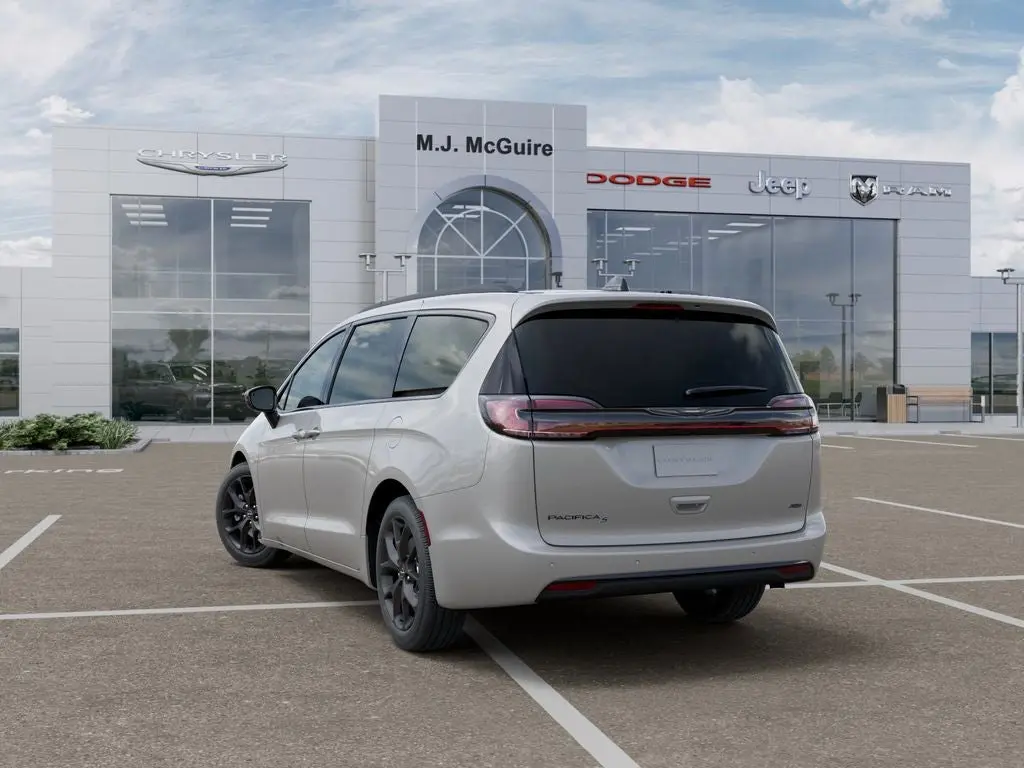 2026 Chrysler Pacifica Select AWD photo 3