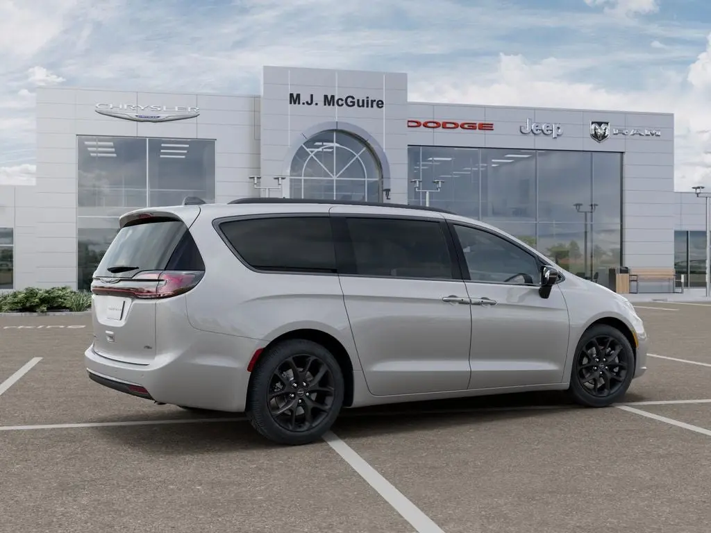 2026 Chrysler Pacifica Select AWD photo 4