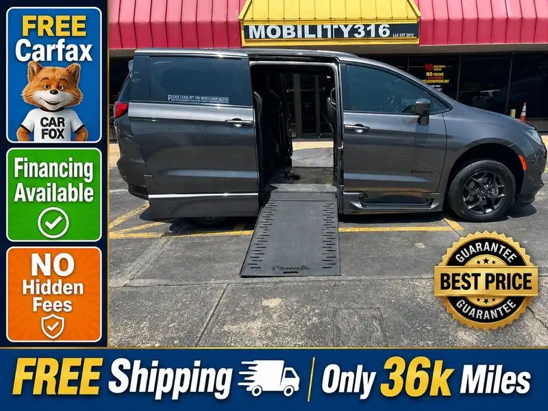 2020 Chrysler Pacifica Touring L's photo