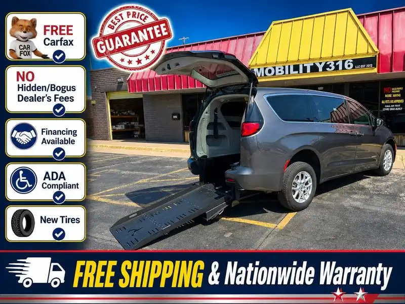 2023 Chrysler Voyager LX's photo