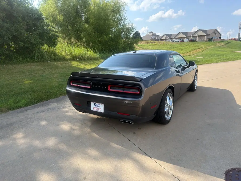 2021 Dodge Challenger R/T photo 5
