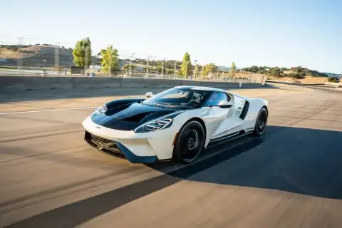 2022 Ford GT's photo