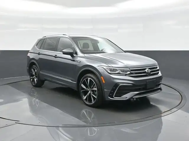 2023 Volkswagen Tiguan 2.0T SEL R-Line 4Motion's photo