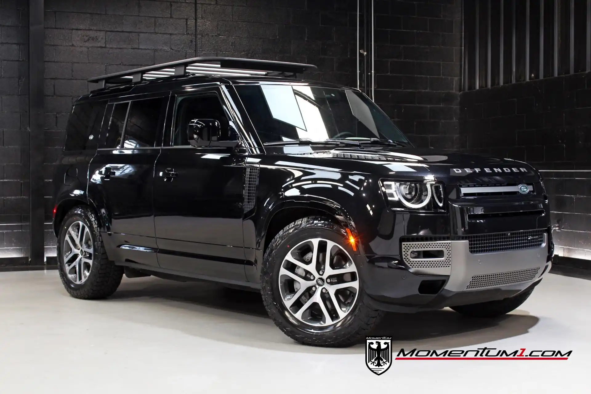 2023 Land Rover Defender X-Dynamic SE's photo