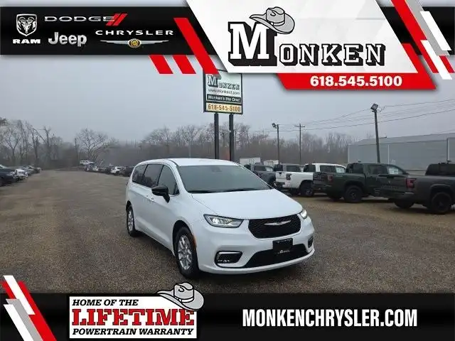 2026 Chrysler Pacifica Select's photo
