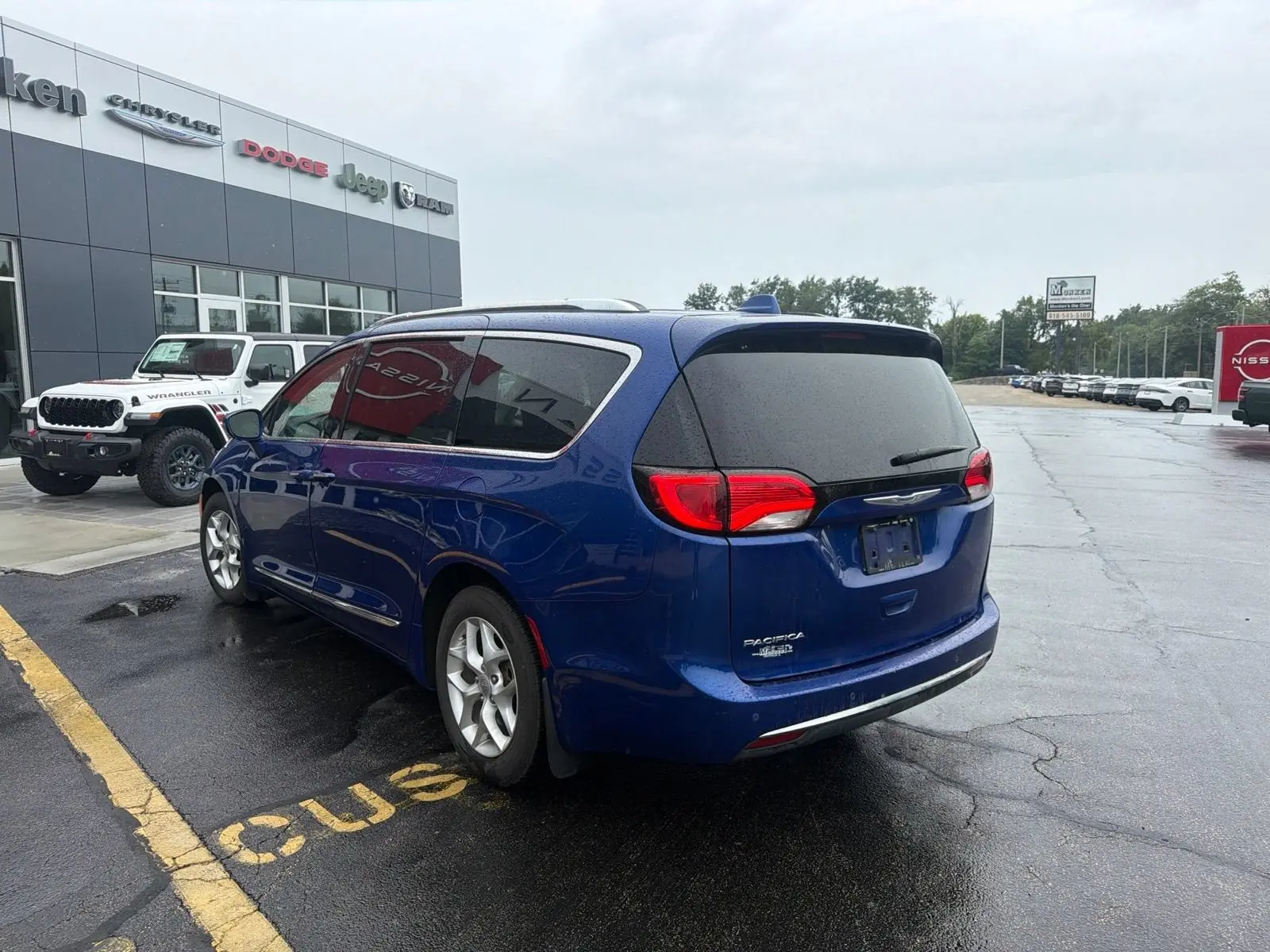2020 Chrysler Pacifica Touring L photo 4