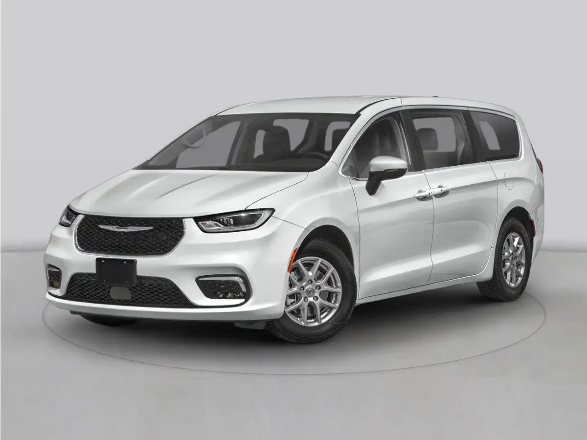 2023 Chrysler Pacifica Touring L's photo