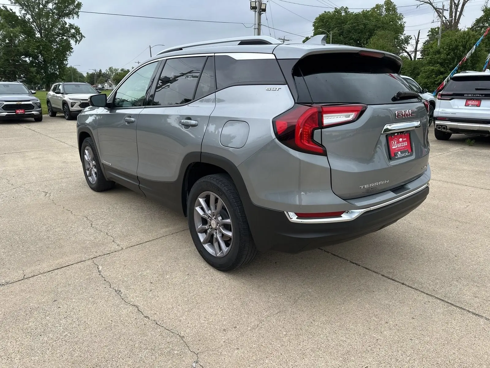 2023 GMC Terrain SLT AWD photo 5