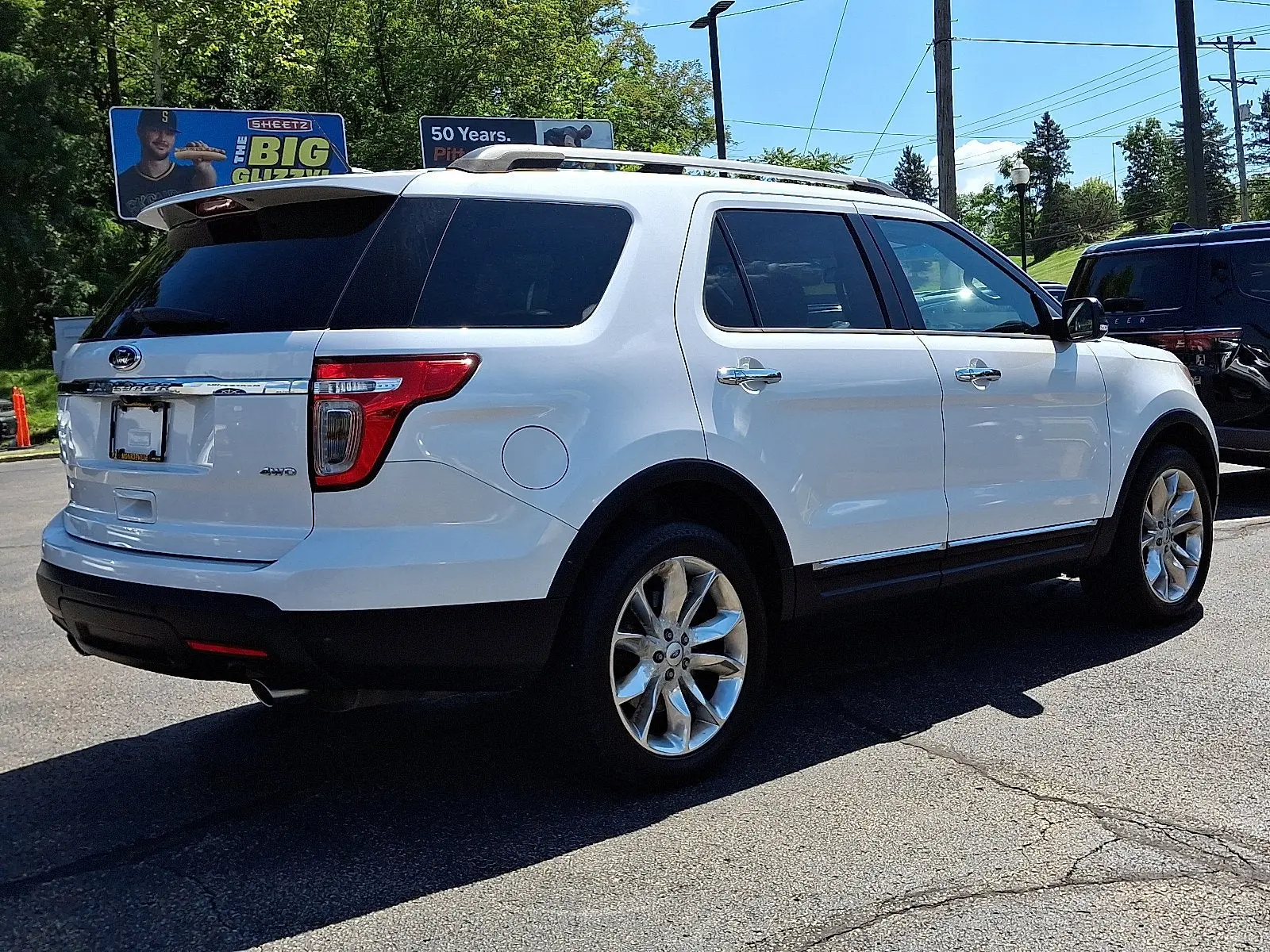 2015 Ford Explorer XLT 4x4 photo 4