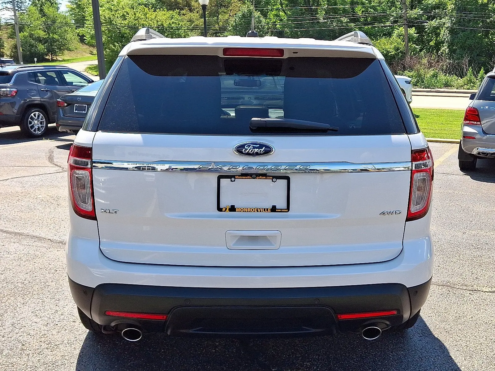2015 Ford Explorer XLT 4x4 photo 5
