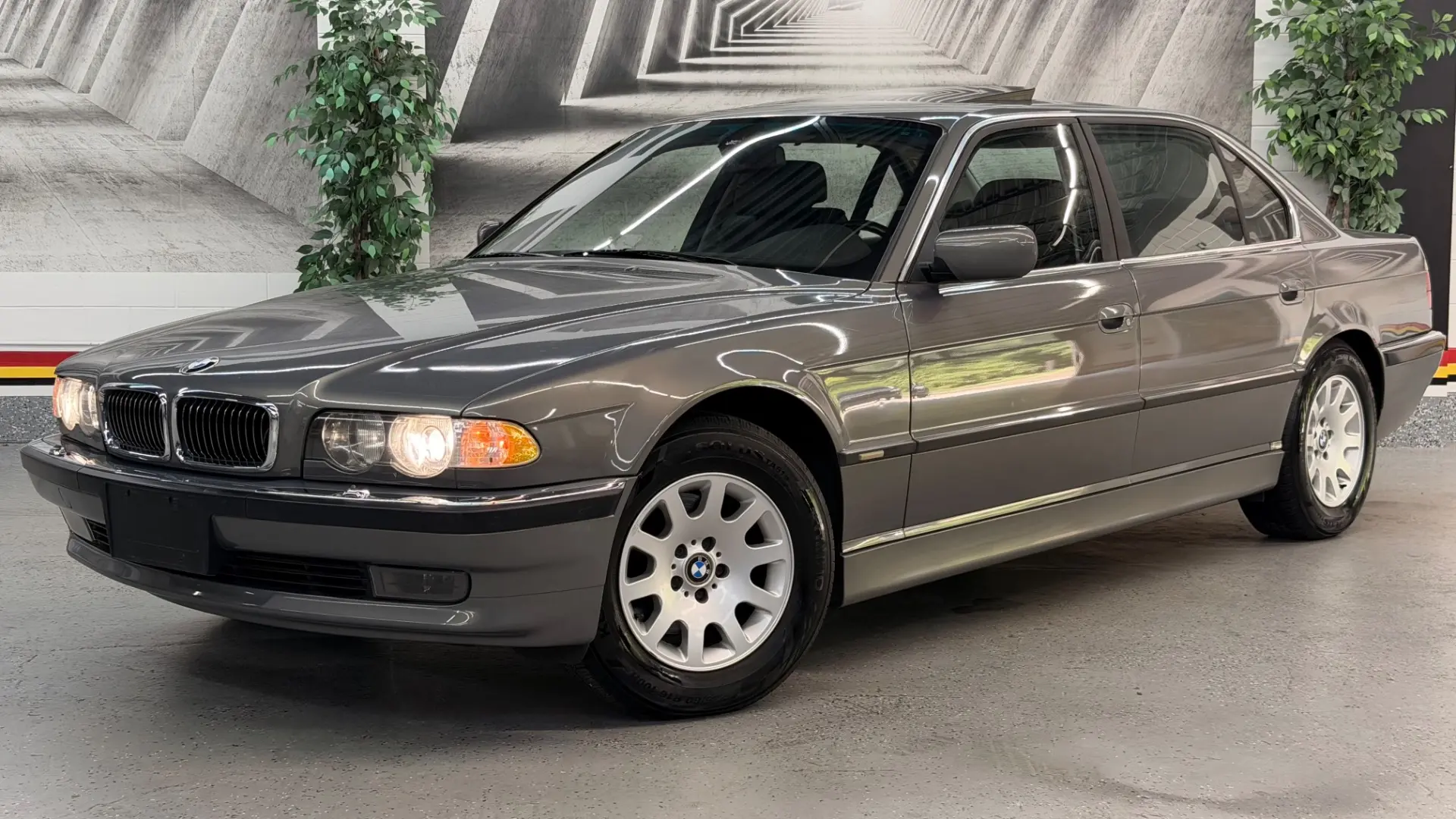 2001 BMW 7 Series 740iL photo 3