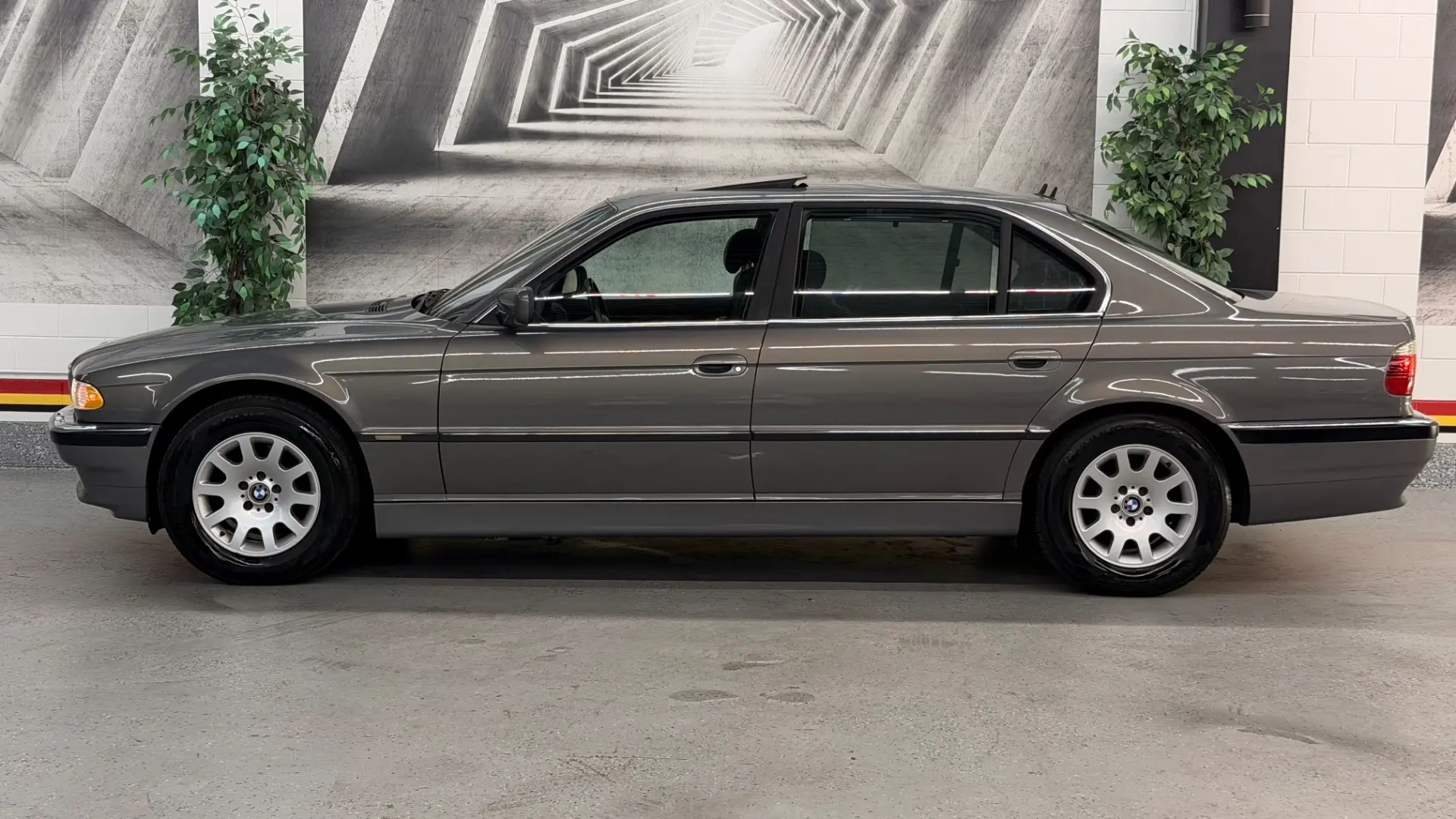 2001 BMW 7 Series 740iL photo 5