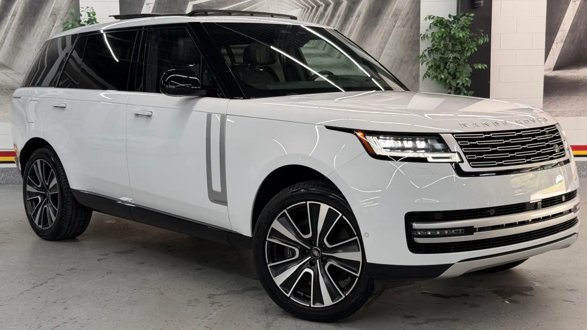 2024 Land Rover Range Rover 4.4 Autobiography LWB 7's photo