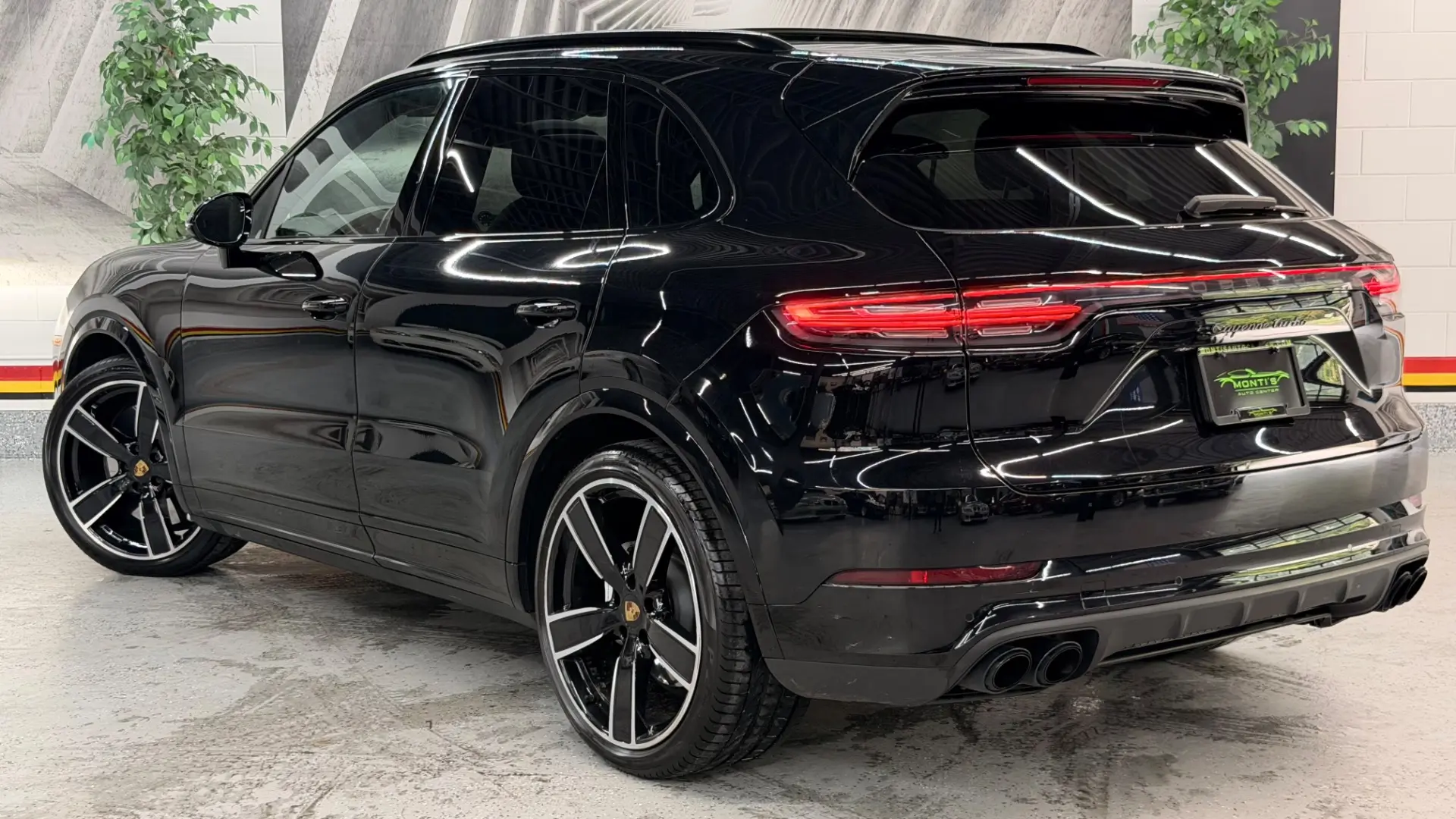 2021 Porsche Cayenne Turbo photo 4