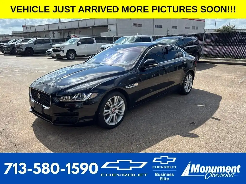 2019 Jaguar XE 25t Premium's photo