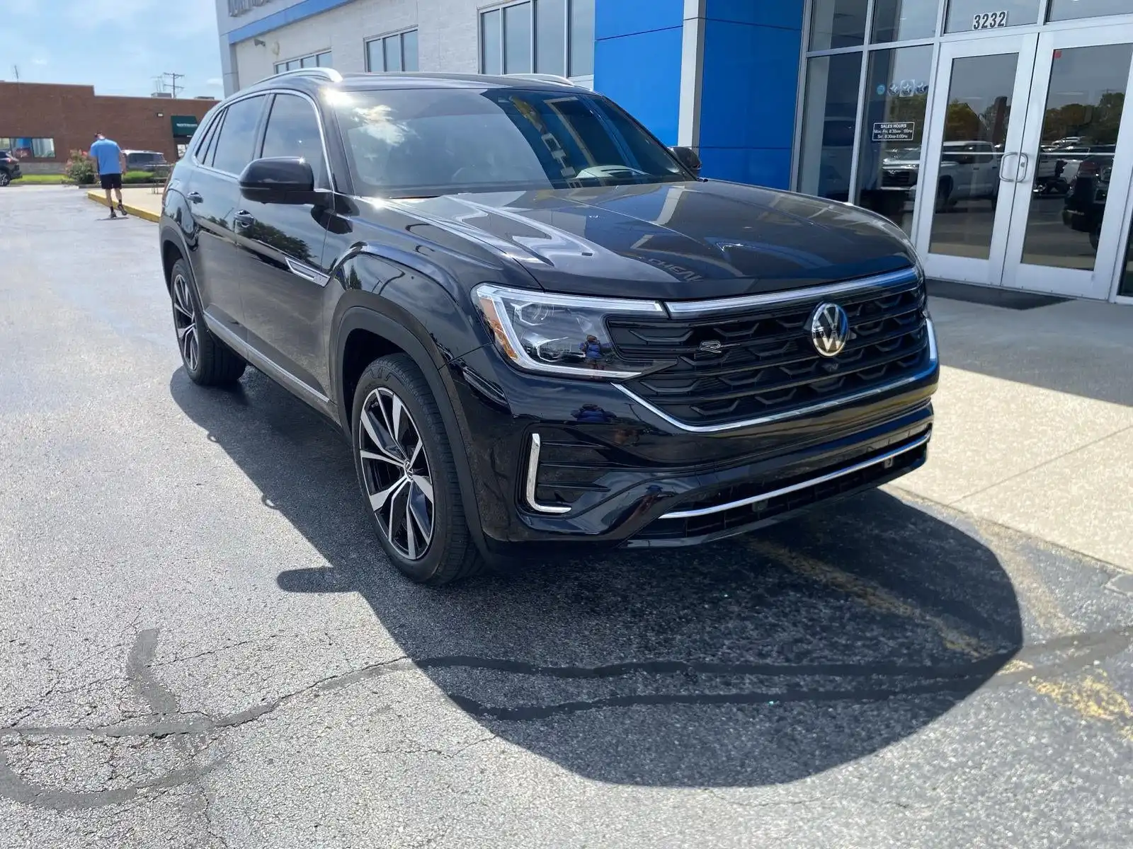 2026 Volkswagen Atlas Cross Sport 2.0T SEL Premium R-Line 4MOTION's photo