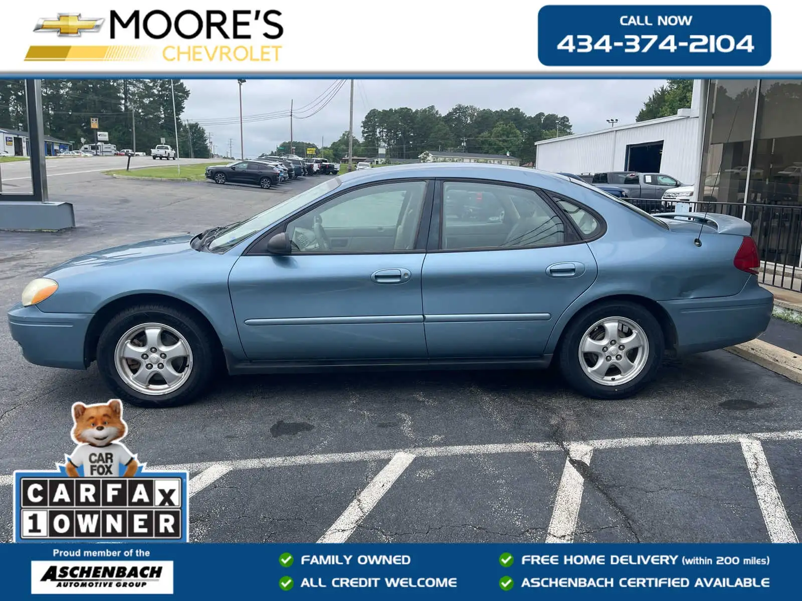 2005 Ford Taurus SE's photo