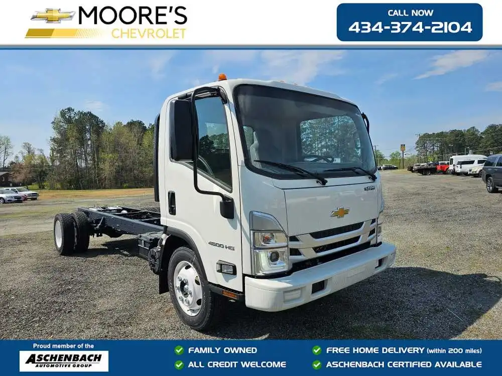 2025 Chevrolet Low Cab Forward 4500 Gas 176" WB Regular Cab's photo
