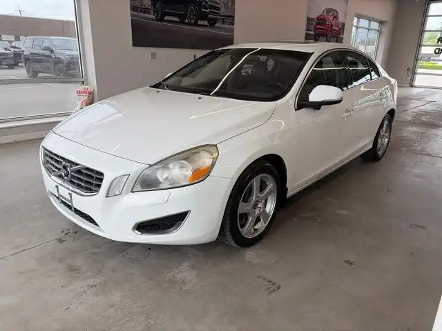2012 Volvo S60 T5 FWD Auto's photo