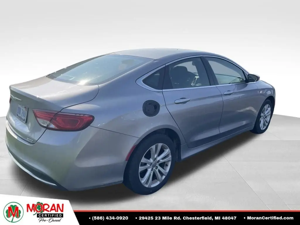 2015 Chrysler 200 Limited photo 4