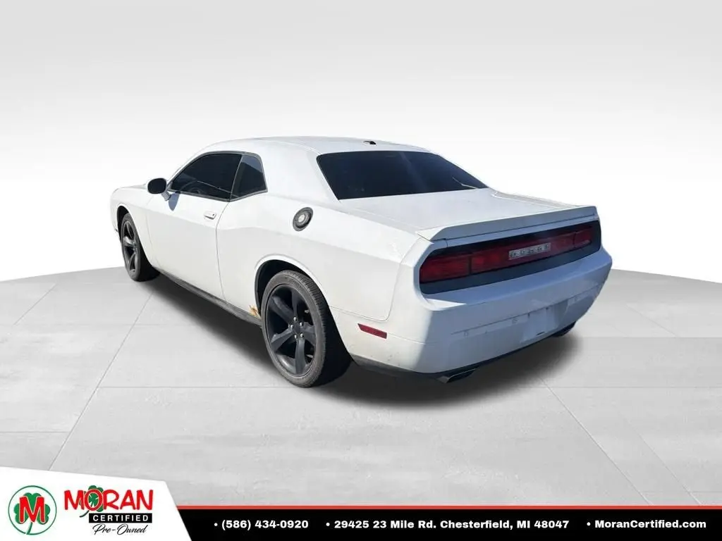 2013 Dodge Challenger SXT photo 4