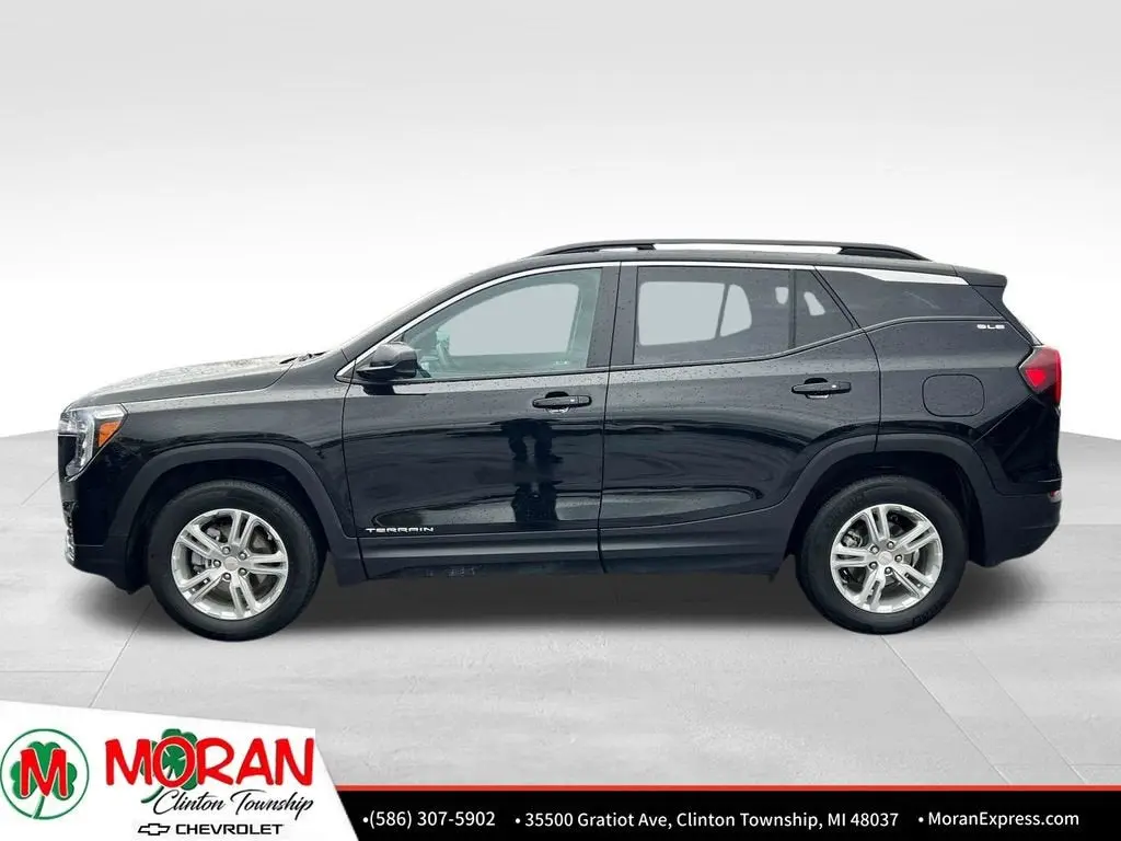 2023 GMC Terrain SLE FWD photo 3