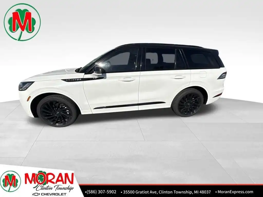 2025 Lincoln Aviator Reserve AWD's photo