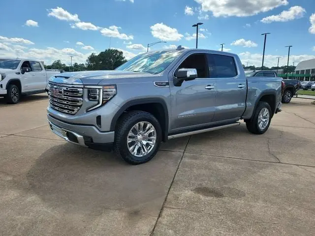 2026 GMC Sierra Denali 4WD Crew Cab Short Box photo 3