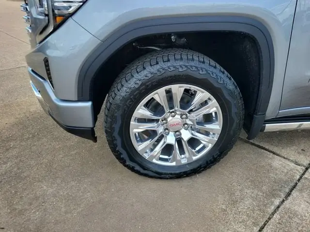 2026 GMC Sierra Denali 4WD Crew Cab Short Box photo 4