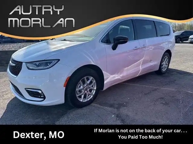 2025 Chrysler Pacifica Select's photo
