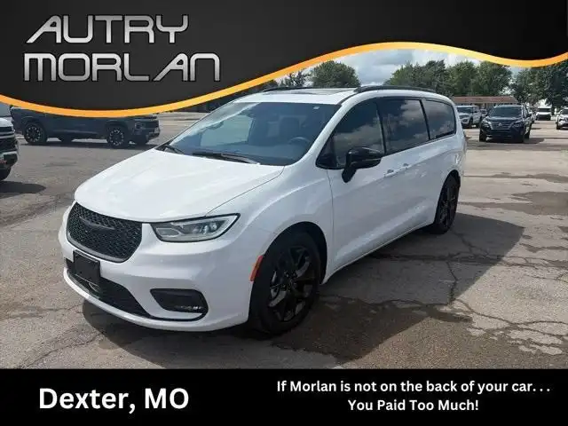 2025 Chrysler Pacifica Limited's photo
