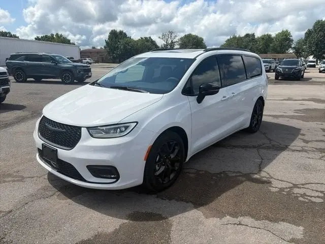 Vehicle Image 2