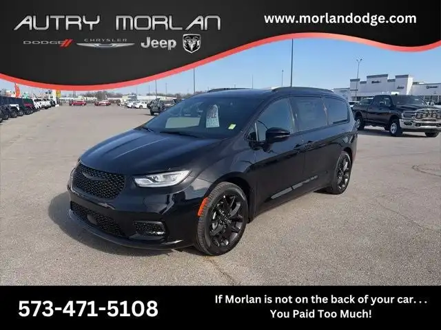 2026 Chrysler Pacifica Limited's photo