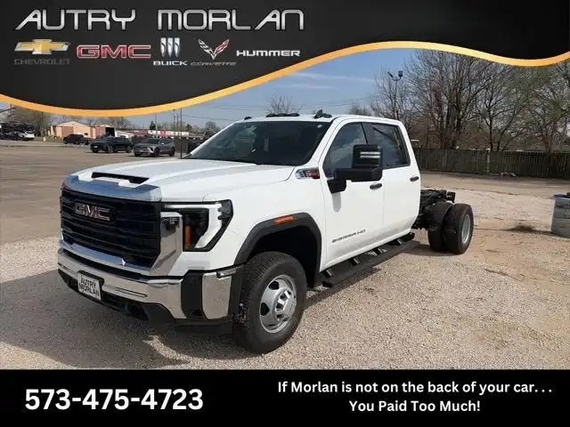 2026 GMC Sierra 4WD Crew Cab Chassis Pro's photo